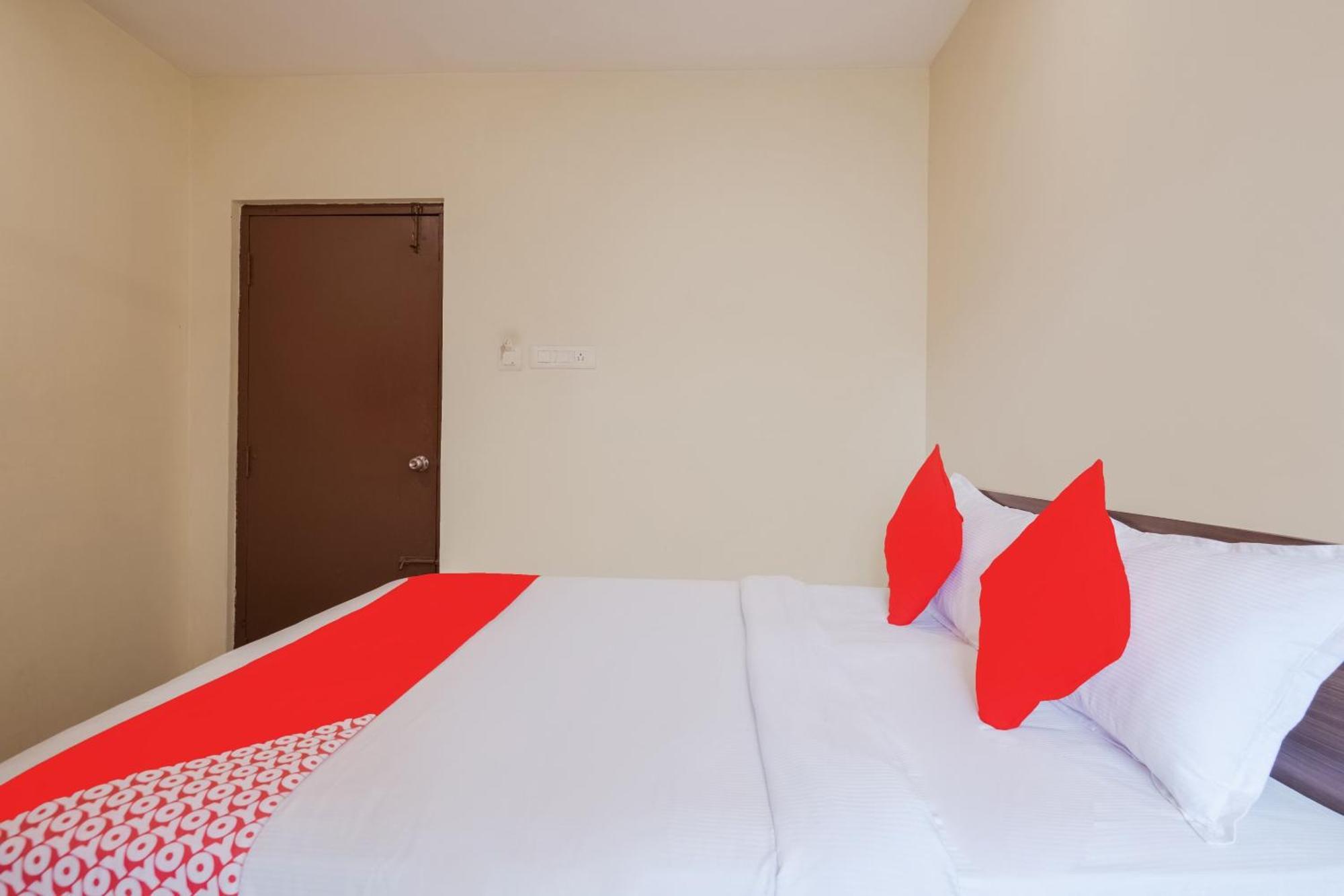 Hotel O Anu Grand 비사카파트남 외부 사진