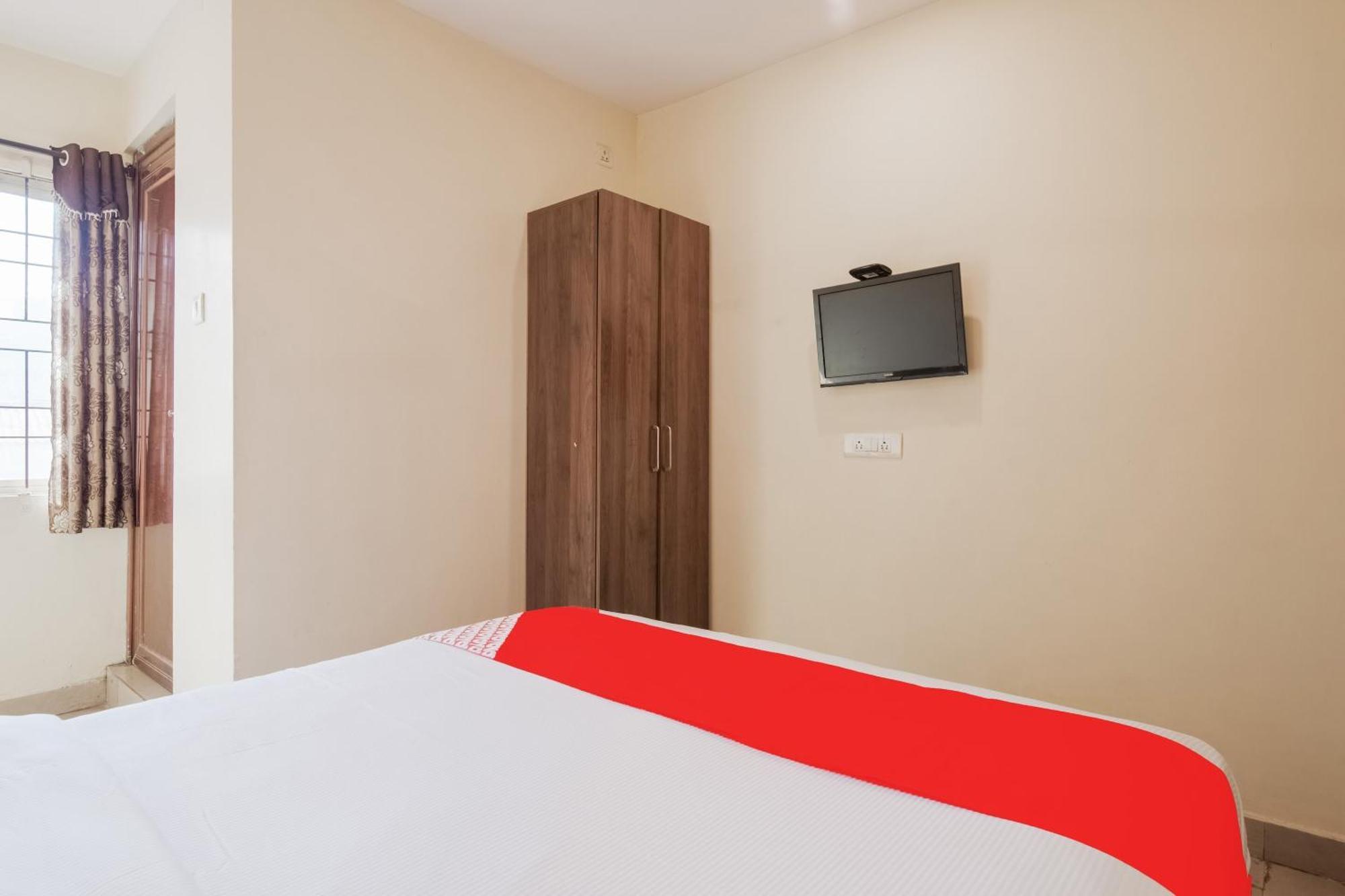 Hotel O Anu Grand 비사카파트남 외부 사진